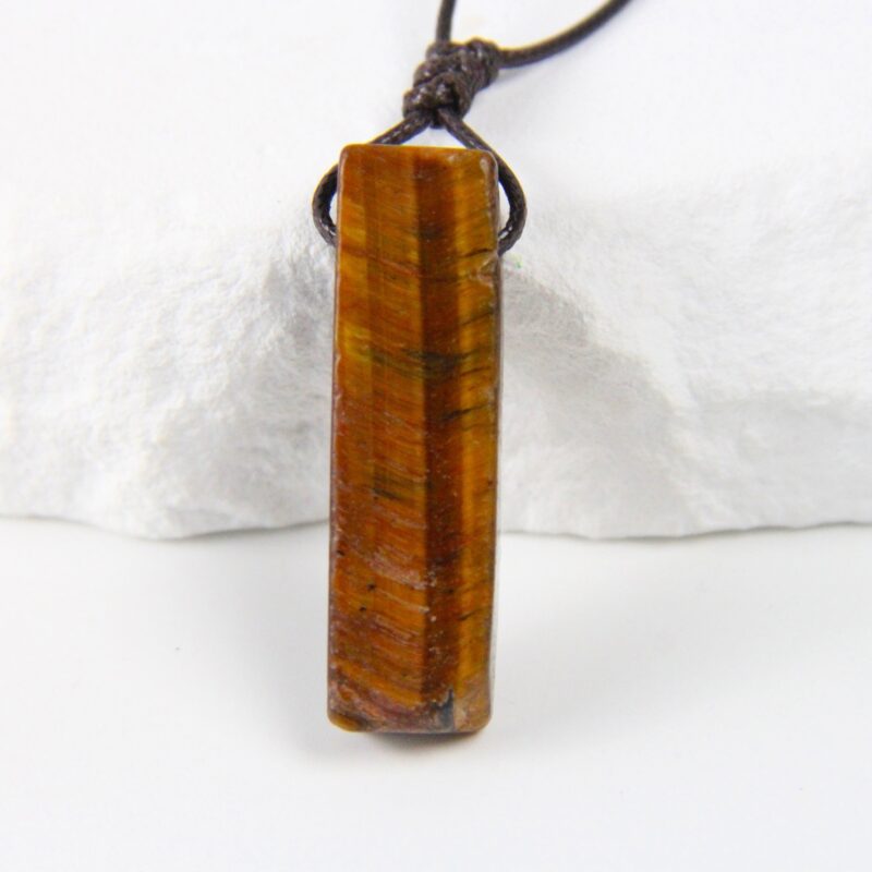 Naszyjnik z kwarcem tygrysie oko geometrycznym – odwaga i pewność siebie